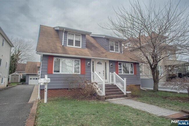 Building Photo - 94 Liberty St