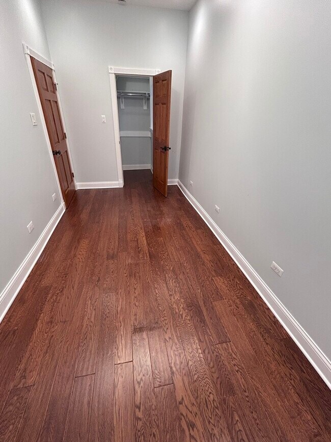 Building Photo - 2336 W Thomas St