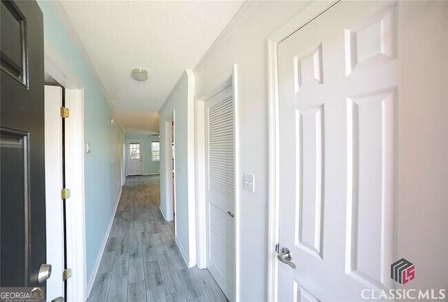 Building Photo - 2165 S Milledge Ave