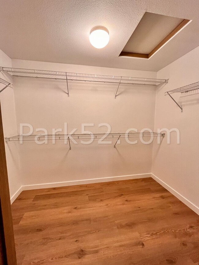 Building Photo - Remodeled 4 Bed 2.5 Bath Tacoma Single Fam...