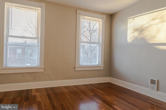 Building Photo - 23 N Potomac St