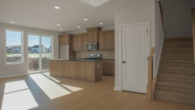 Building Photo - 355 Aspen Wy