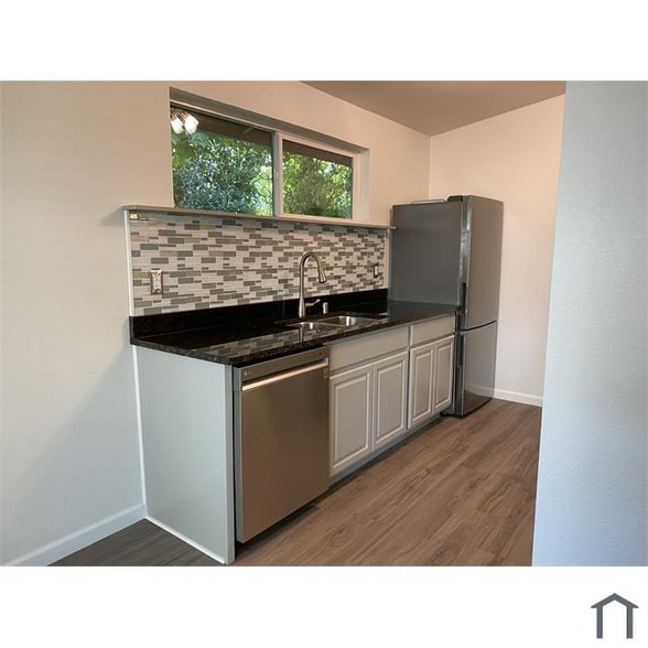 Building Photo - 629 Adele Ave