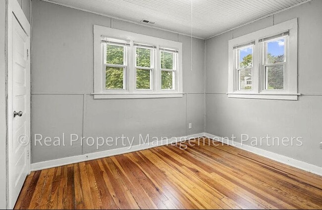 Building Photo - Baraga Duplex