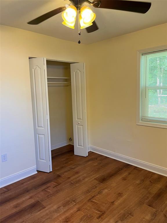 Building Photo - 122 NE 37th Terrace