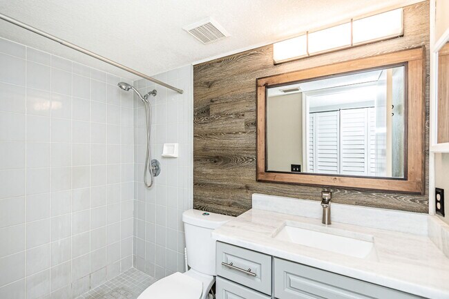 Building Photo - 123 Colony S Dr