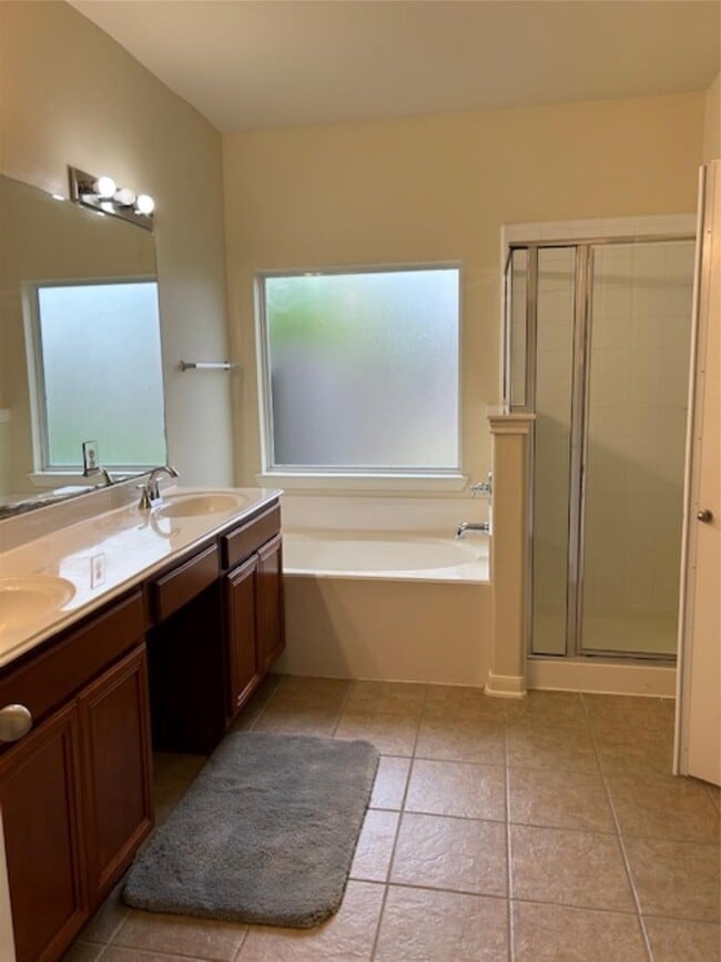 Building Photo - 13046 Echo Landing Dr