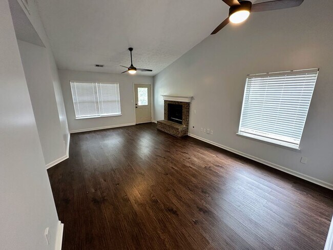 Building Photo - 3821 Landridge Dr