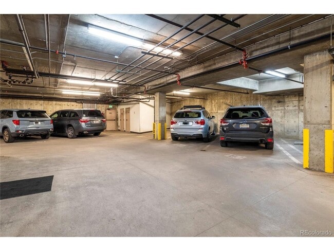 Building Photo - Beautiful 2 bedroom Condo in Uptown Area