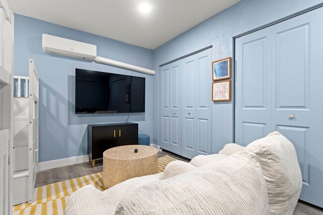 Building Photo - 9414 Laura Anne Dr