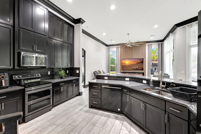 Building Photo - 13803 Citrus Grove Blvd