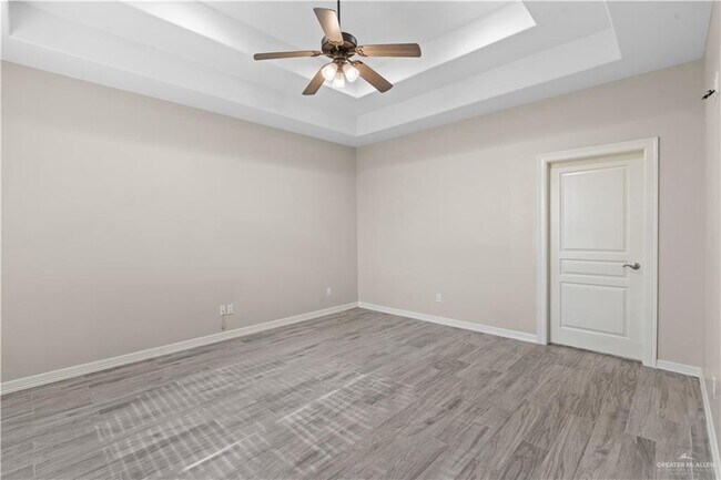 Building Photo - 27 Los Lagos Dr