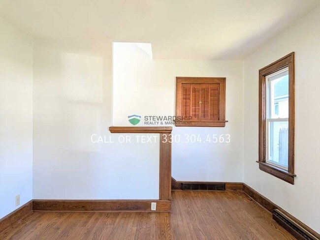 Building Photo - 654 E Glenwood Ave