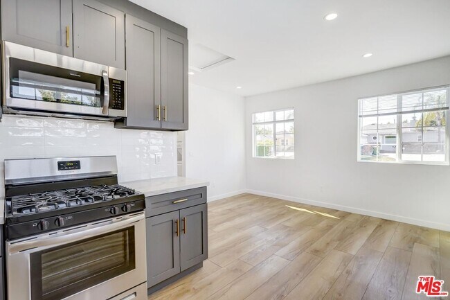 Building Photo - 6633 1/2 Belmar Ave-