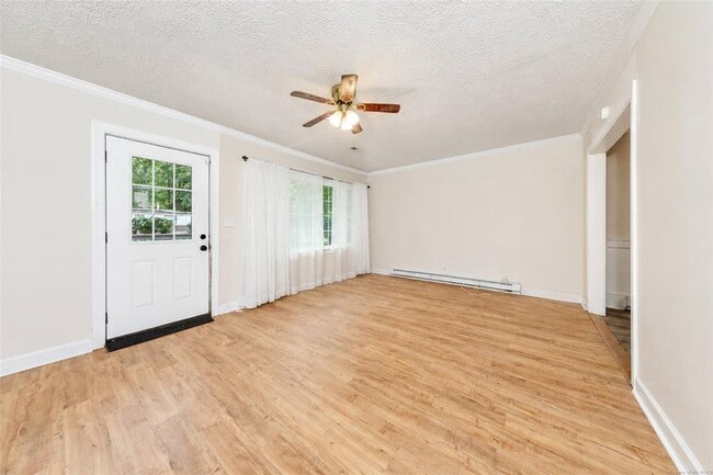 Building Photo - 104 Schenck Dr