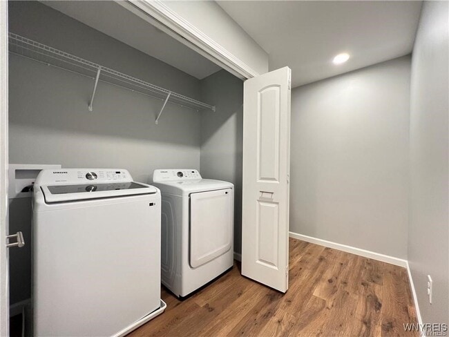 Building Photo - 1589 Center Rd