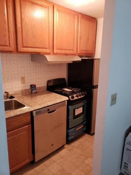 Building Photo - The Valerie