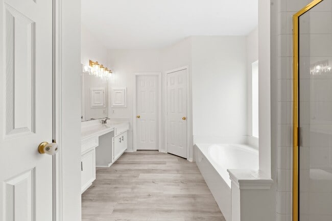 Building Photo - 2122 Hill Canyon Ct