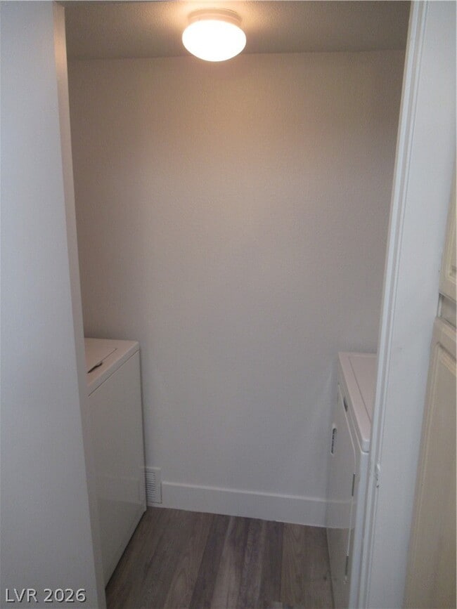 Building Photo - 555 E Silverado Ranch Blvd