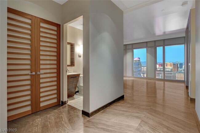 Building Photo - 3750 Las Vegas Blvd S