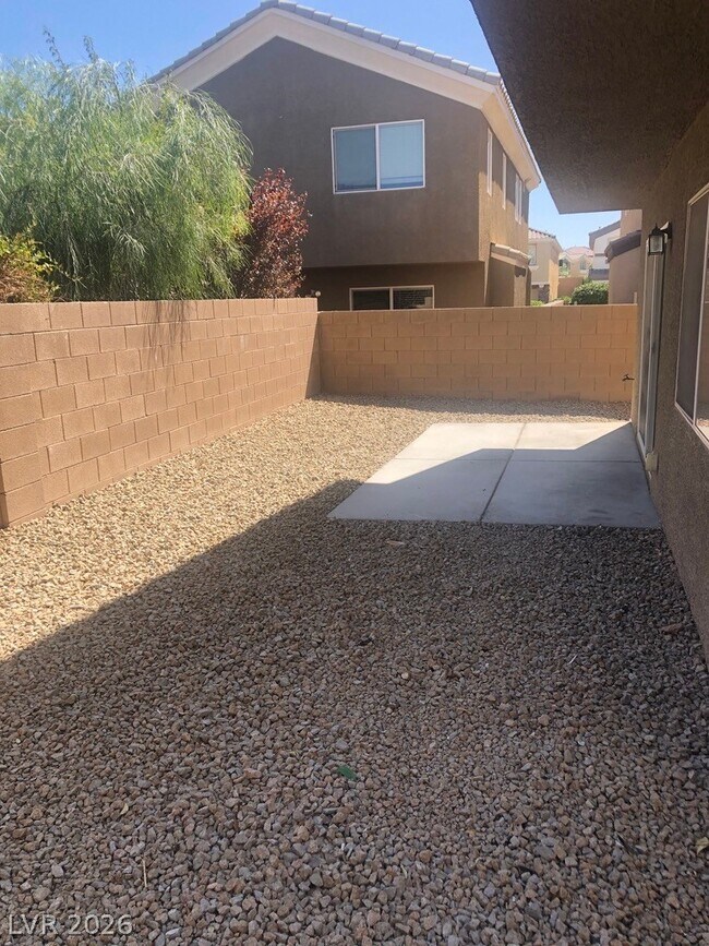 Building Photo - 298 Fairway Woods Dr