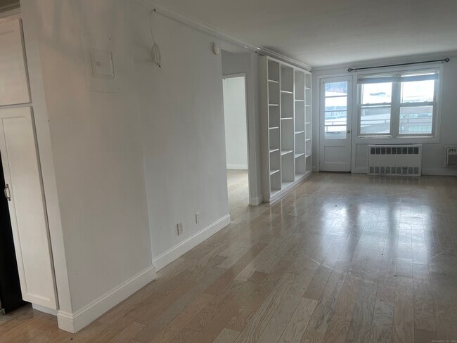 Building Photo - 700 Summer St