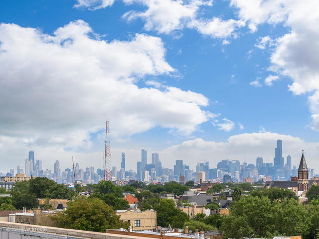 Building Photo - 3125 W Fullerton Ave