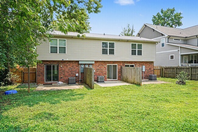 Building Photo - 1800 Berryhill Rd