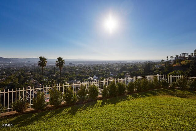 Building Photo - 1234 E Tujunga Ave