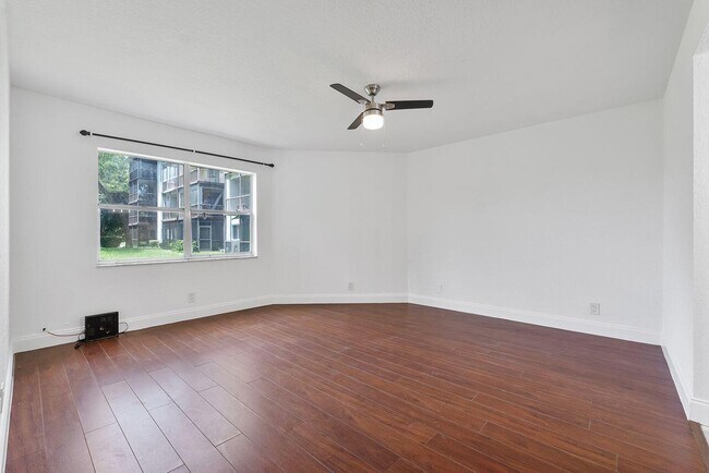 Building Photo - 6260 S Falls Cir Dr