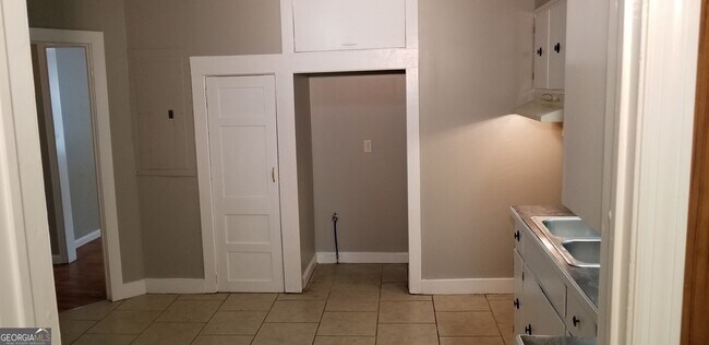 Building Photo - 30 Battey Dr