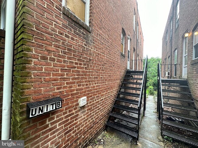 Building Photo - 4227 Euclid Ave
