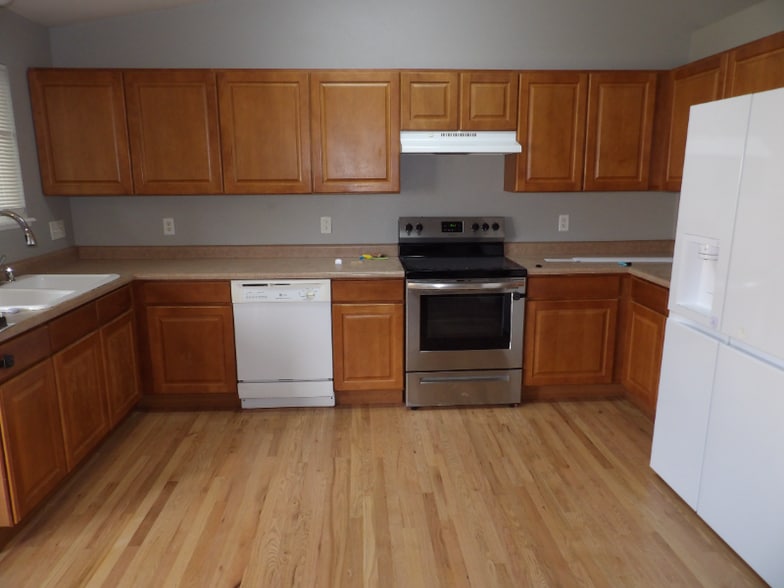 Building Photo - 4979 Butterfield Dr