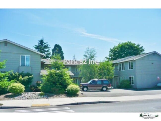 Primary Photo - 6601 S Tyler St