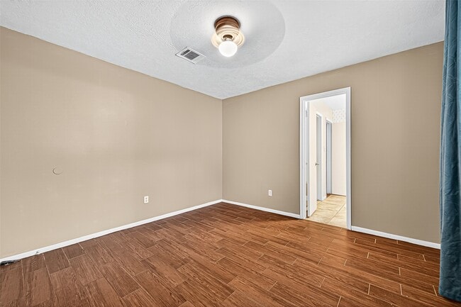 Building Photo - 802 Cascade Creek Dr