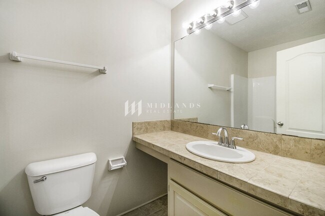 Building Photo - Luxury Duplex in Shadow View