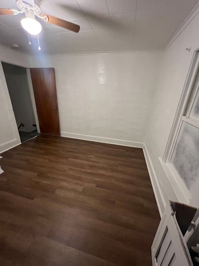 Building Photo - Beautiful 3 Bed/1 Bath Single Family Home ...