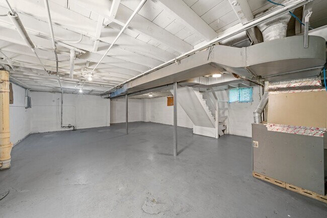 Building Photo - 701 E 142nd St