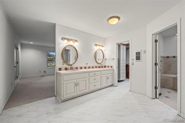 Building Photo - 4509 S Meadow Dr