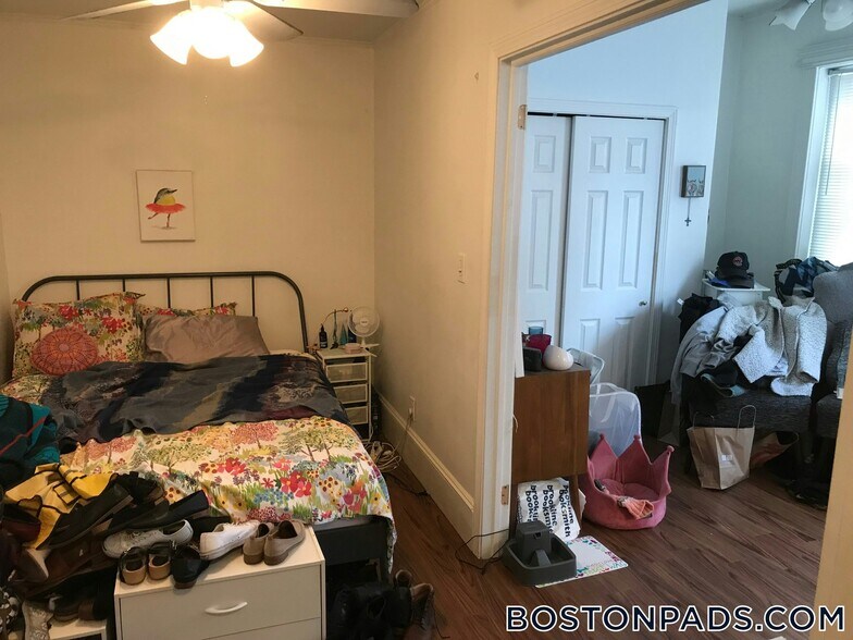 Building Photo - 64 Hemenway St