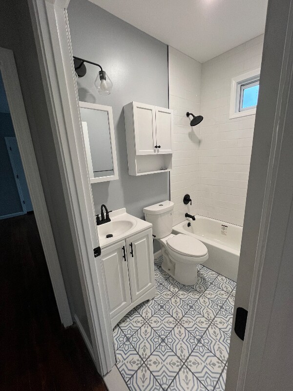 Building Photo - 19 Shepard St