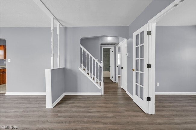 Building Photo - 4684 W 158th St