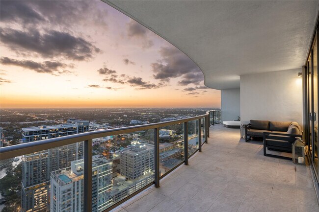 Building Photo - 100 E Las Olas Blvd