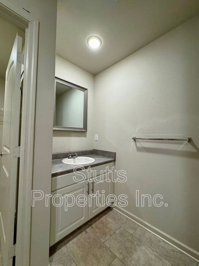 Building Photo - 100 Harvest Moon Way
