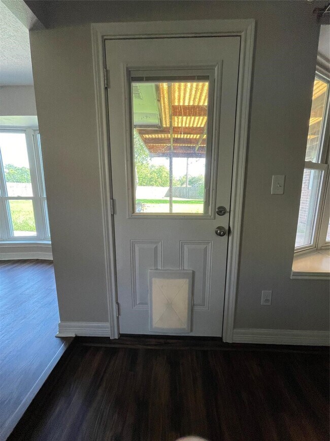 Building Photo - 16510 Oxnard Ln