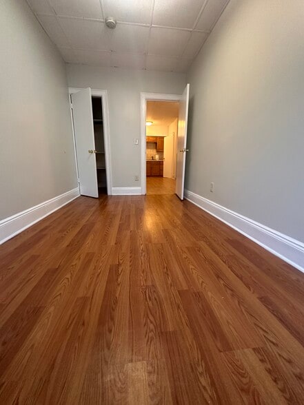 Building Photo - 32 E 47th St