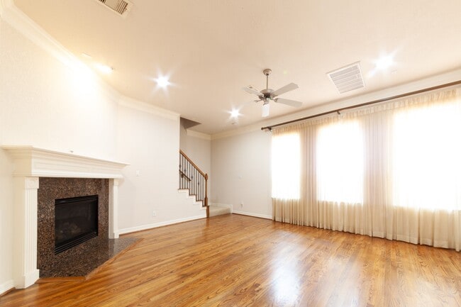 Building Photo - 3206 Holly Thicket Dr