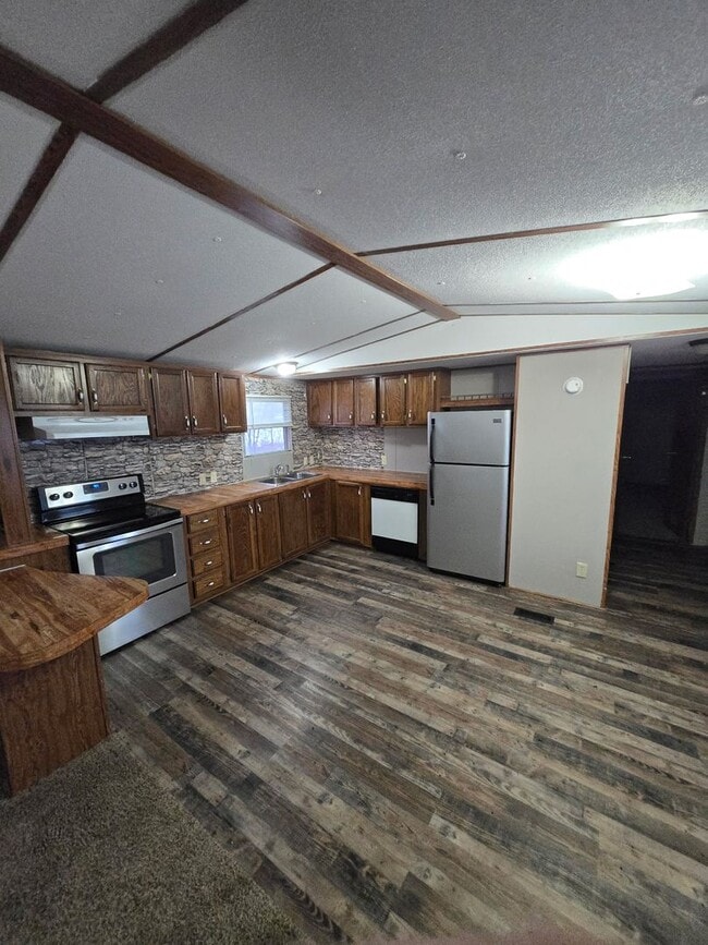 Building Photo - 3 Bed 2 Bath Mobile Home for rent in Middletown, MO!