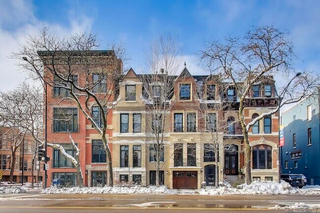 Building Photo - 1402 N La Salle Dr