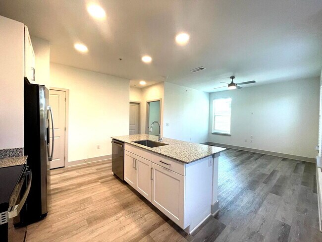 Building Photo - 8010 Blue Goose Rd